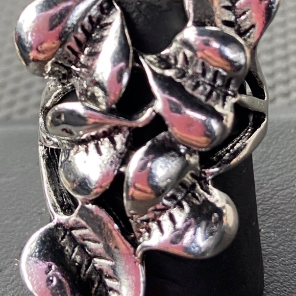 BN STERLING SILVER WOMENS RING - Picture 3 of 3